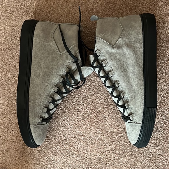 Brand new mens Balenciaga sneakers - Picture 3 of 4